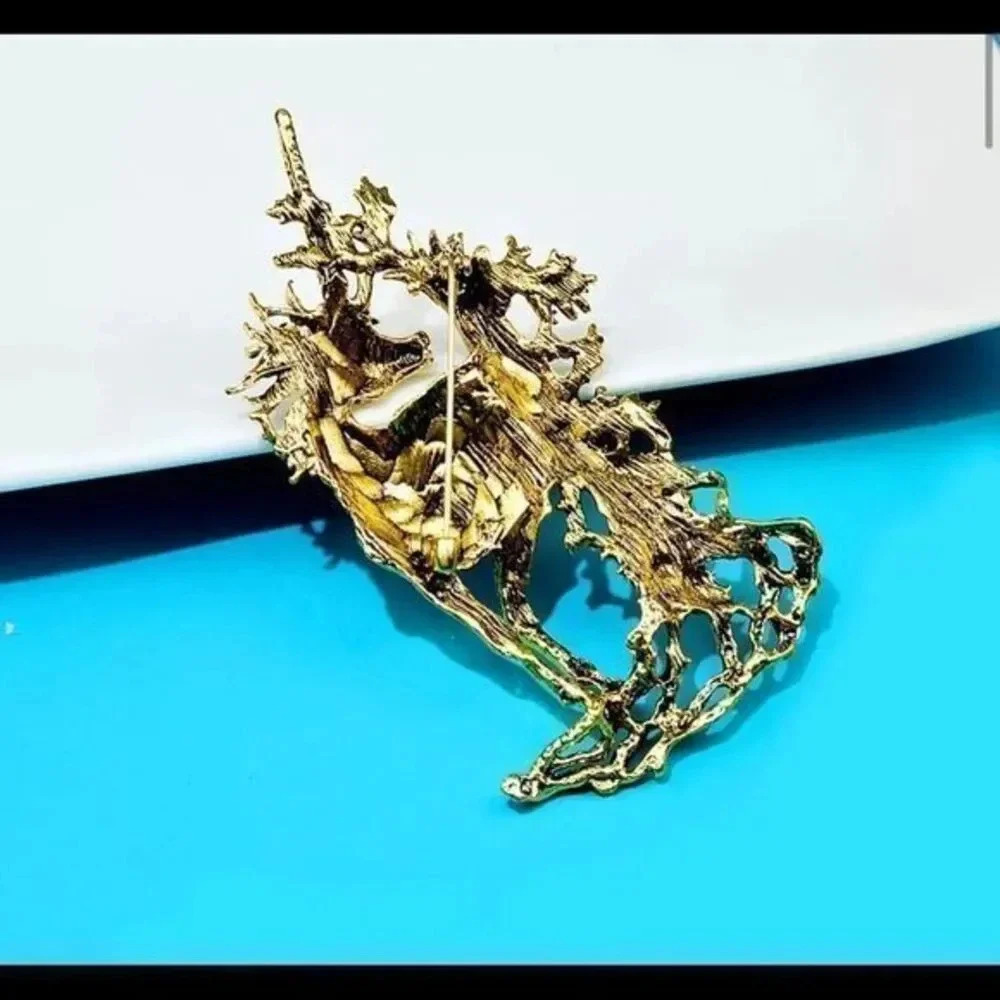 Beautiful Unicorn Brooches For Women Vintage Fashion Animal Pin Retro Design